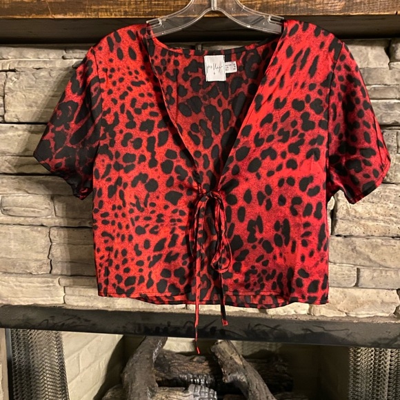 Polly red leopard top‎ - Picture 1 of 3